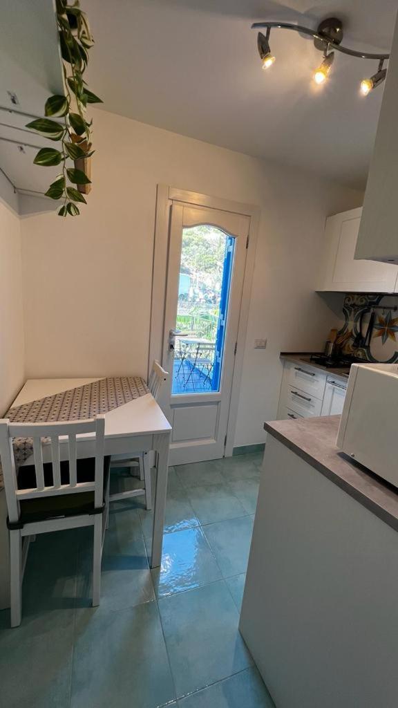 Luxury Apartments Caucich Città di Lipari Esterno foto
